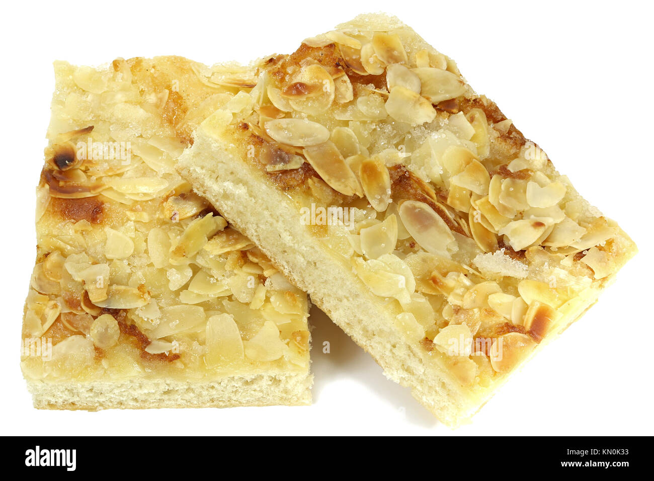 Butterkuchen tradicionales del norte de Alemania (mantequilla pastel) aislado sobre fondo blanco. Foto de stock