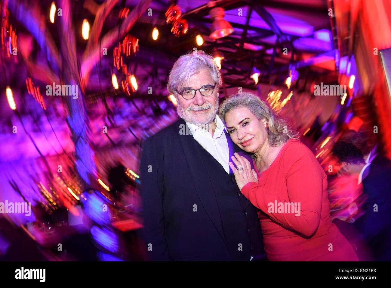 Berlín, Alemania. 09Dec, 2017. Peter Simonischek y su esposa Brigitte Karner celebrando en la fiesta de los Premios de Cine Europeo 2017 en la piedra que se gestaba en Berlín, Alemania, 09 de diciembre de 2017. Crédito: Jens Kalaene/dpa-Zentralbild/ZB/dpa/Alamy Live News Foto de stock
