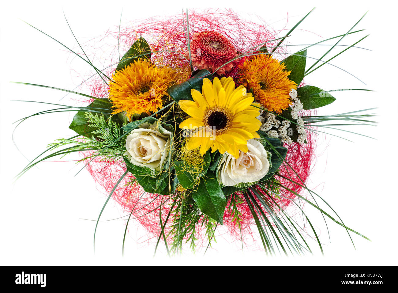Ramo de flores coloridas de rosas y girasoles aislado sobre fondo blanco  Fotografía de stock - Alamy