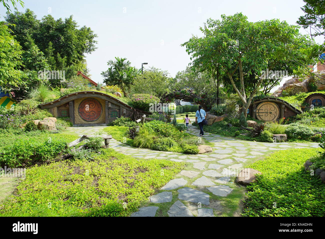 PATHUM THANI, Tailandia - Noviembre 04, 2017: vista interior del parque de diversiones llamado Dream World en Pathum Thani, Tailandia. Es el más popular de diversión p Foto de stock