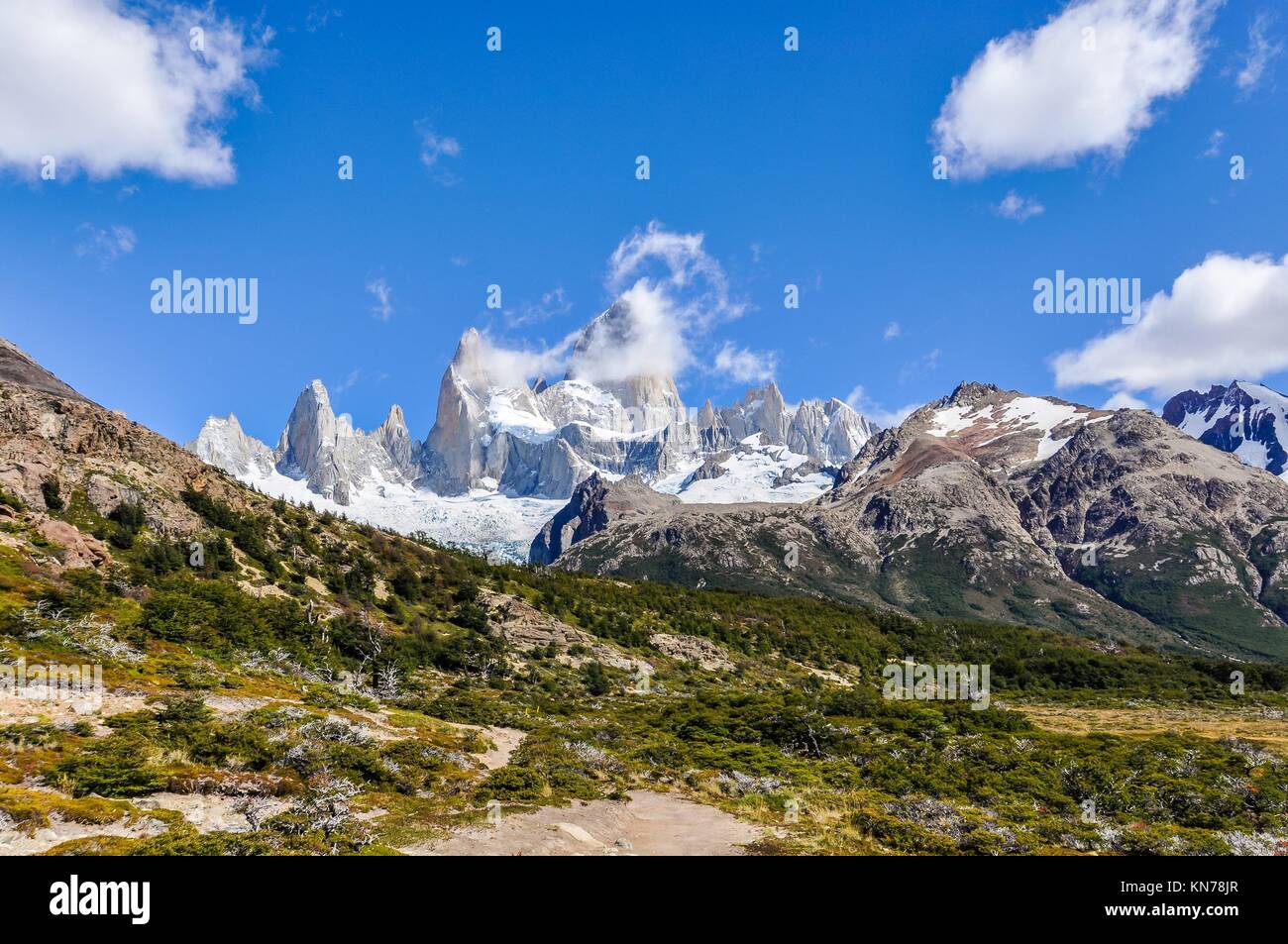 Vista de los picos, Paseo de Fitz Roy, El Chalten, Patagonia, Argentina. Foto de stock