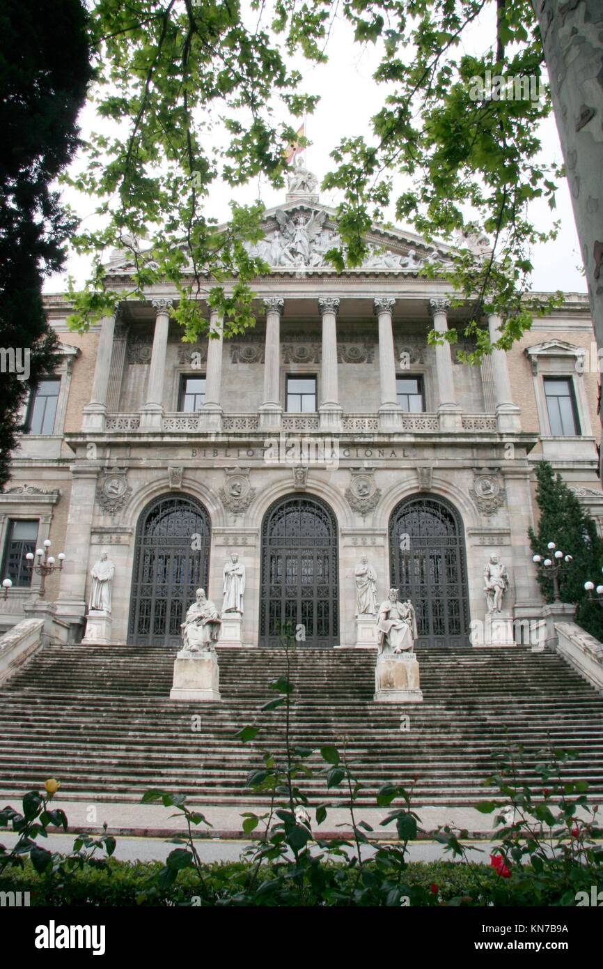 Fachada de la Biblioteca Nacional de España. Foto de stock