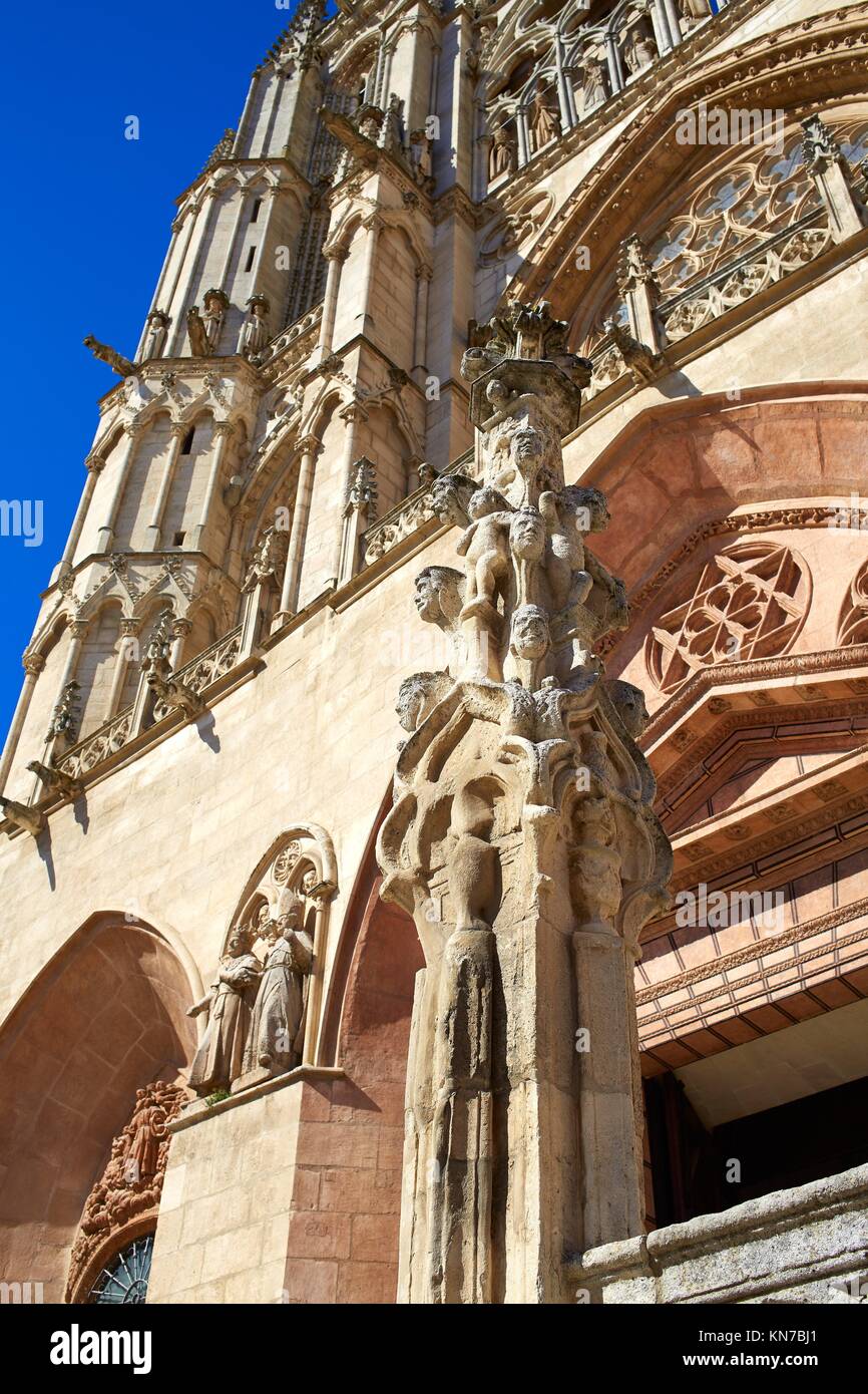 Fachada de la Catedral de Burgos en Saint James Way en Castilla Leon de España Fotografía de