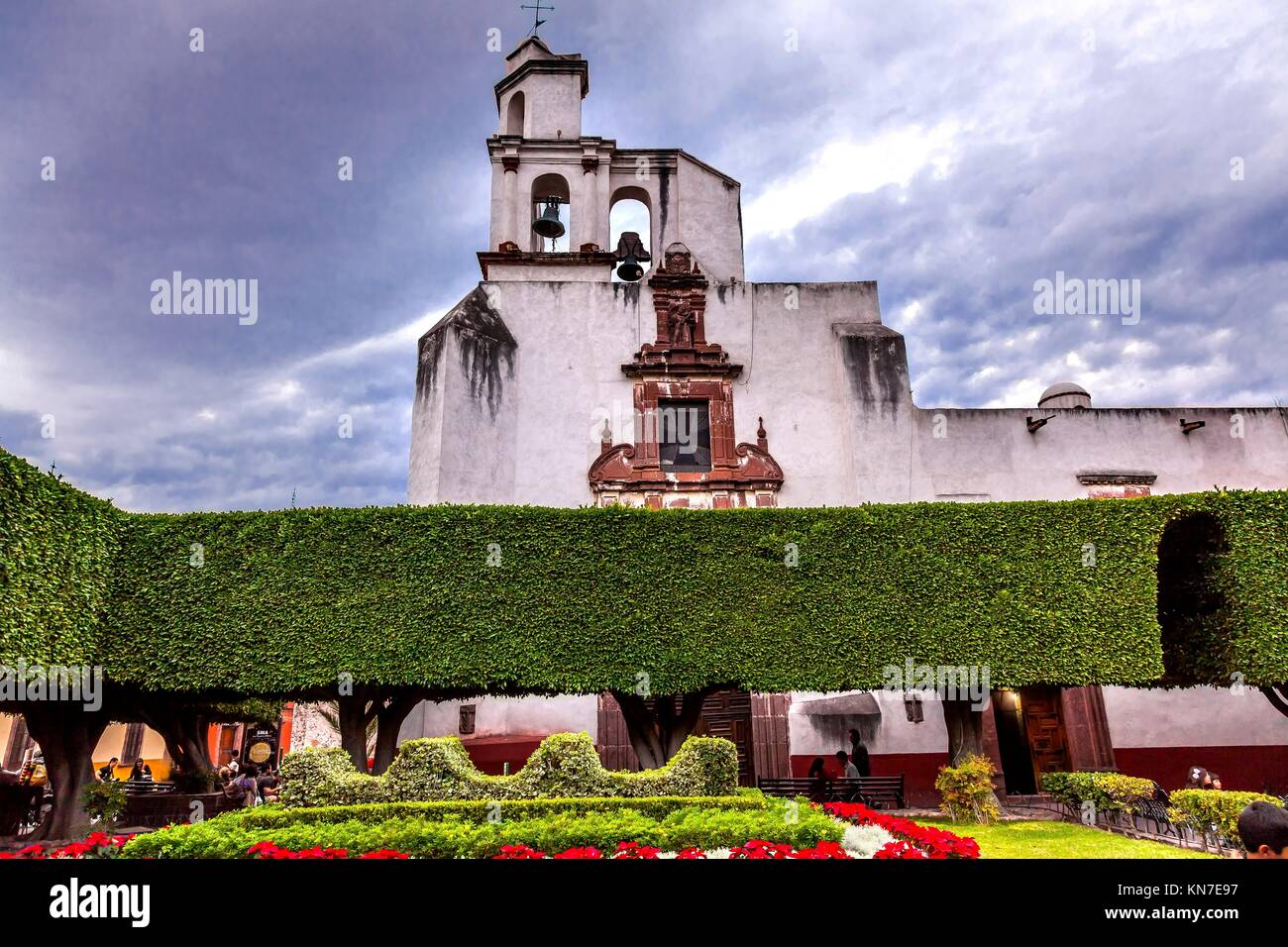 Iglesia de la Tercera Orden de San Francisco, Parque de la plaza de San