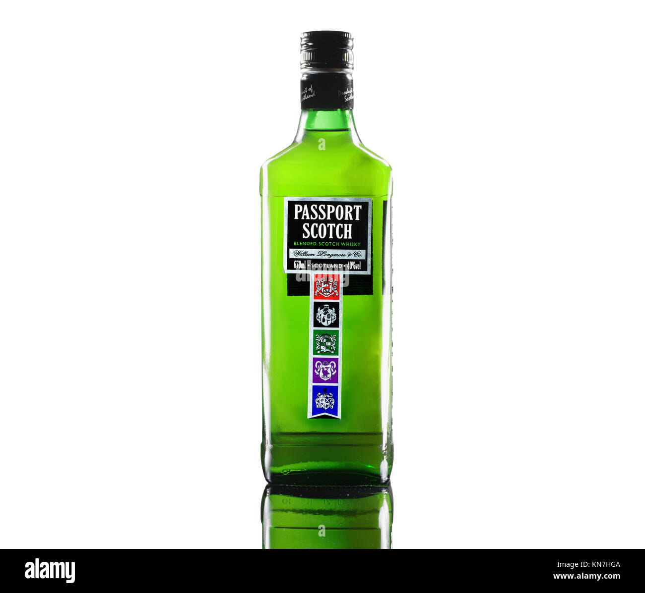 Botella verde de whisky fotografías e imágenes de alta resolución - Alamy
