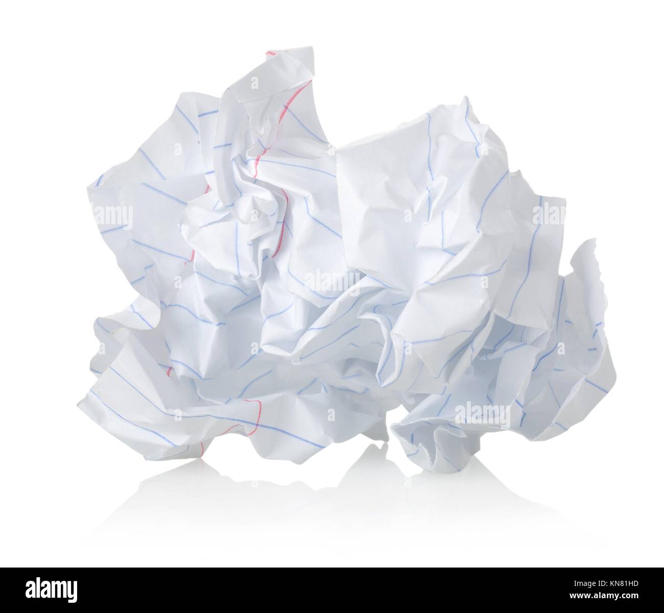 Hoja de papel arrugado aislado sobre un fondo blanco Fotografía de stock -  Alamy