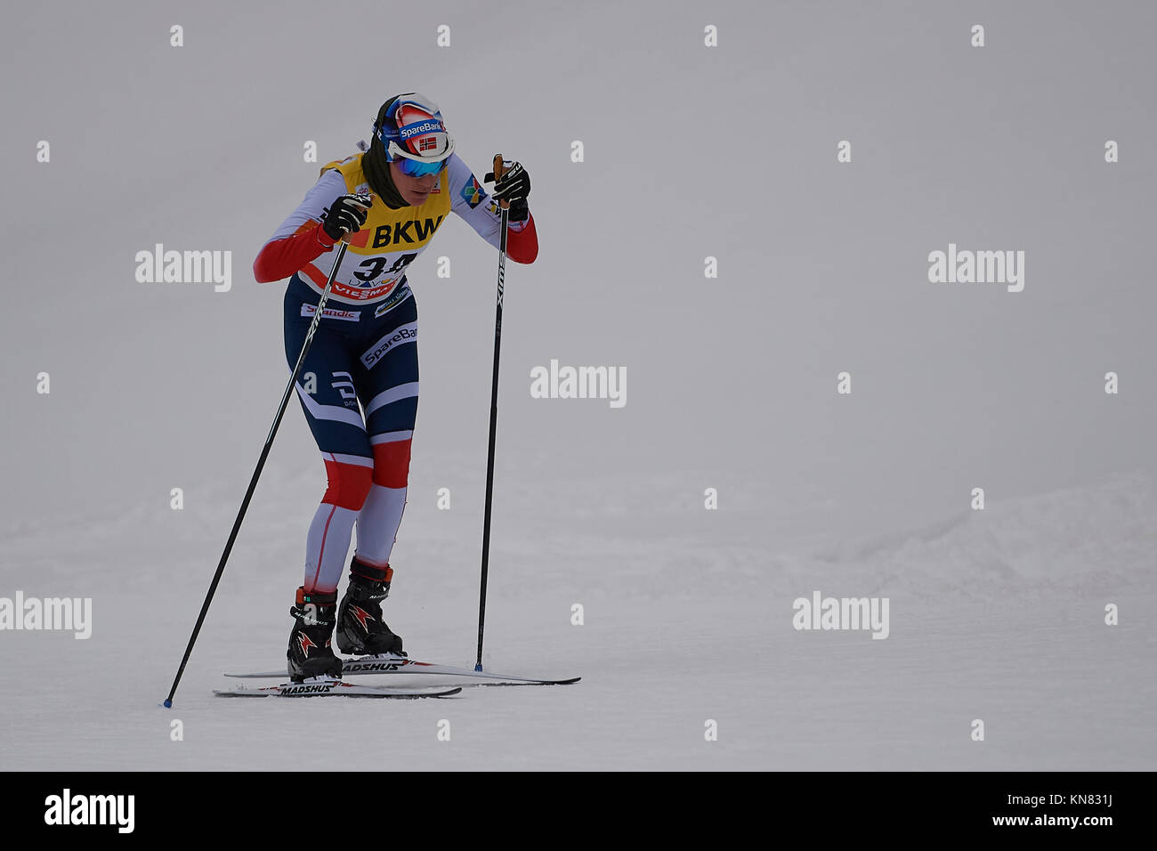 Davos, Suiza, el 10 de diciembre de 2017. Heidi WENG (NOR) durante las damas' 10 km F competición en el FIS Worldcup Cross Country en Davos. Foto: Cronos/Rolf Simeón Foto de stock
