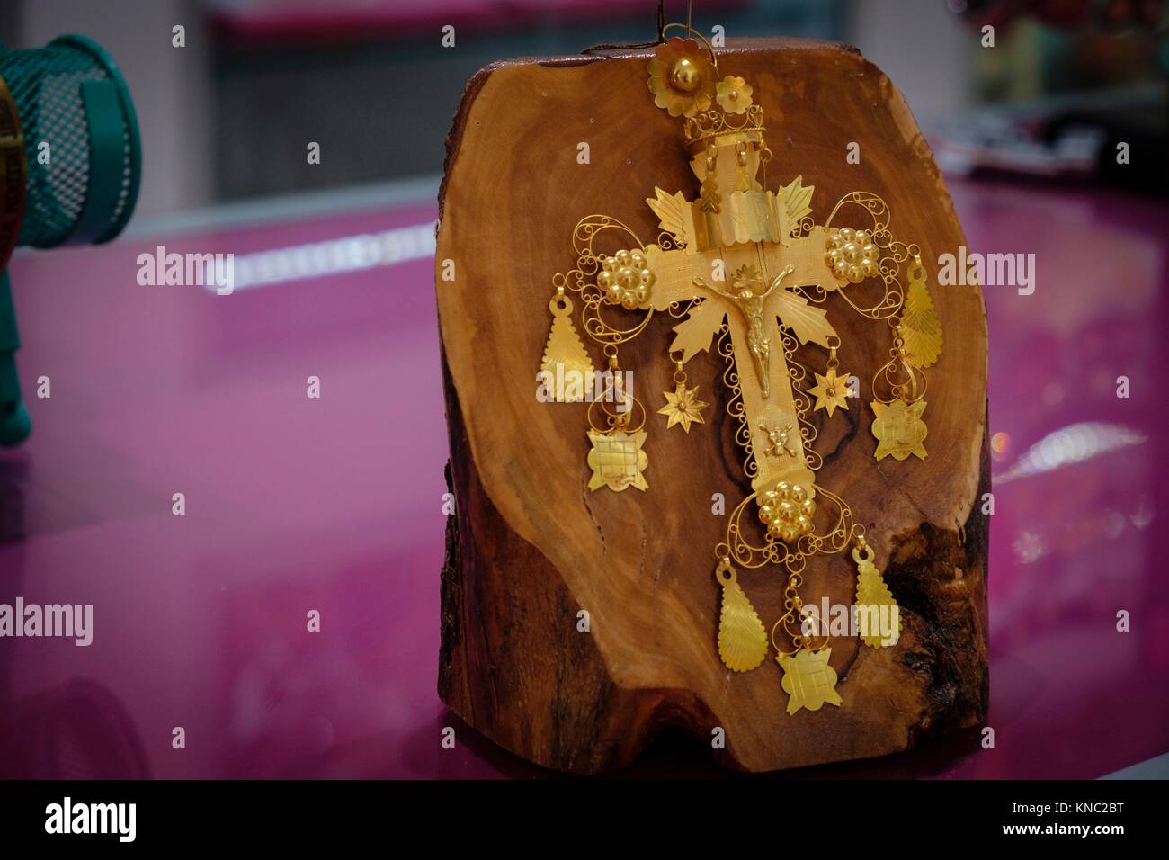 Handmade necklace de inspiración tradicional ibicenca, joyeria Casa Afro, Ibiza, Islas Baleares, España Fotografía stock - Alamy