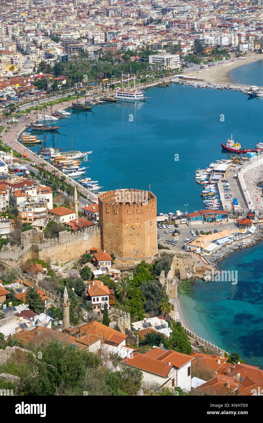 La torre roja en el puerto de Alanya, Landmark, Riviera turca, Turquía Foto de stock