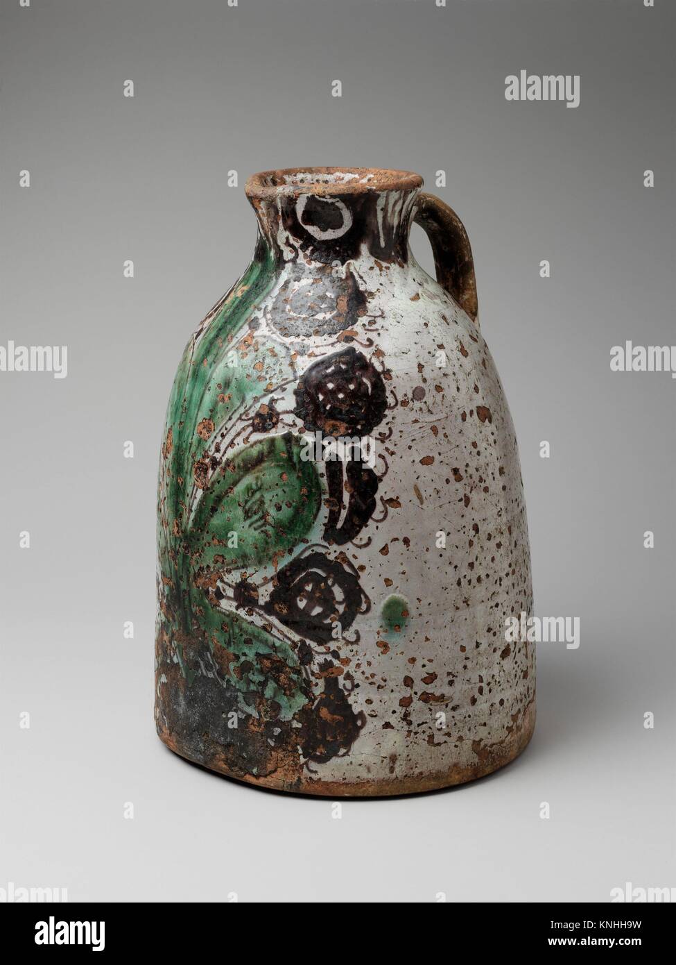 Spanish pottery jug fotografías e imágenes de alta resolución - Alamy