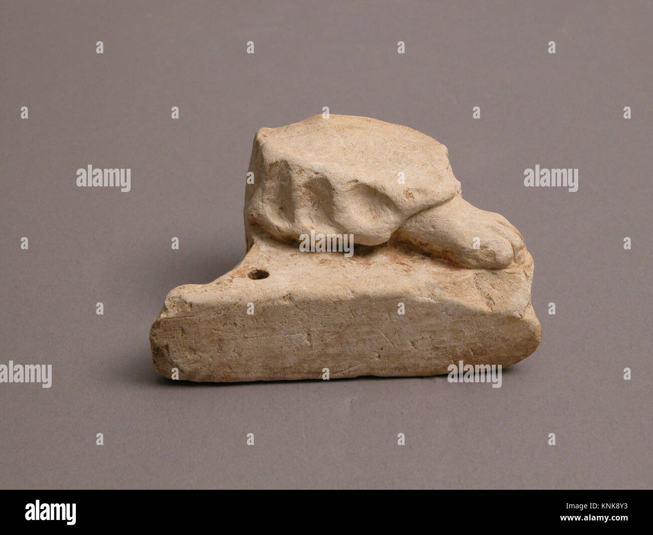 Fragmento de pie de barro, siglo IVVII, hecho en el oasis de Kharga