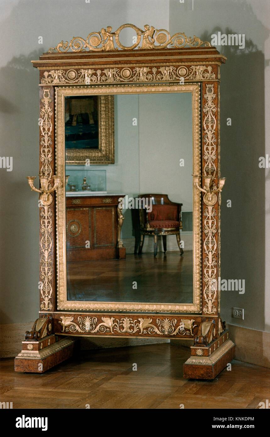 Cheval glass (psyché). Maker: atribuye a François-Honoré-Georges Jacob-Desmalter (Francés, 1770-1841); Fecha: ca. 1810-14; Cultura: francés, París; Foto de stock