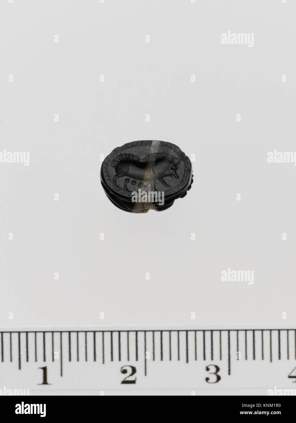 Escarabajo de ágata. Período: Arcaico; Fecha: ca. 6to siglo B.C; Cultura: Griego; Media: Ágata, verde y blanco; Dimensiones: Longitud: 3/8 pulg. (1 cm); Foto de stock
