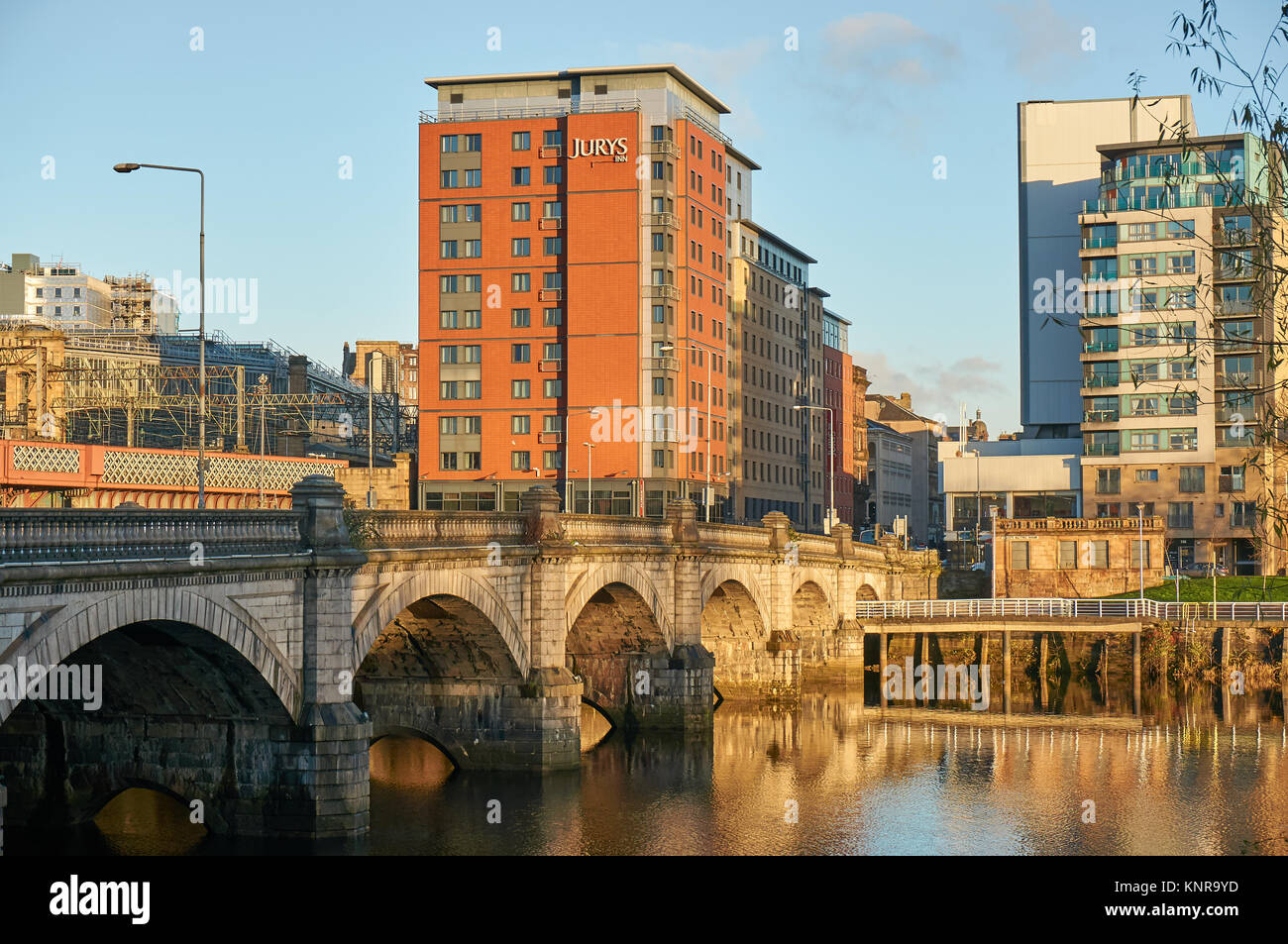 Jurys Inn hotel en Glasgow, Jamaica Street sobre el río Clyde. Foto de stock