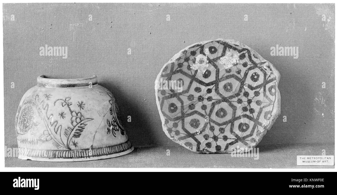 Fragmento de una copa. Nombre del objeto: Fragmentos; Fecha: 17ª del siglo xviii; Geografía: atribuido a probablemente Irán; Dimensiones: 07.238.41a:; Clasificación: Foto de stock