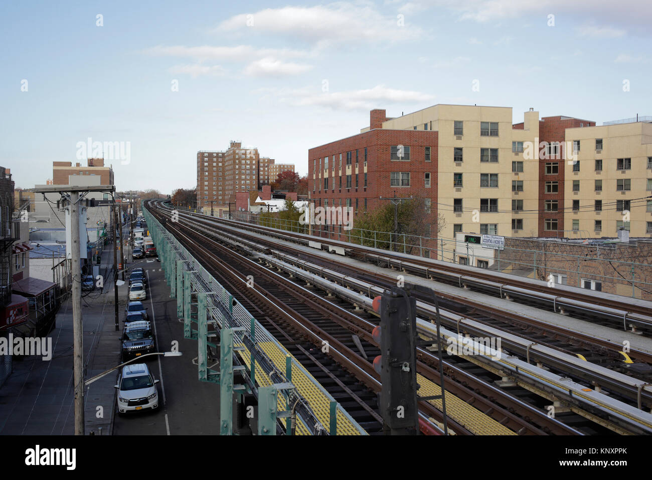 Las vías de metro elevado en el Bronx, Nueva York Foto de stock