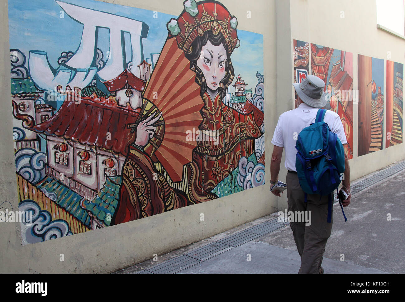 Paseos turísticos últimos murales en Chinatown en Singapur. Foto de stock