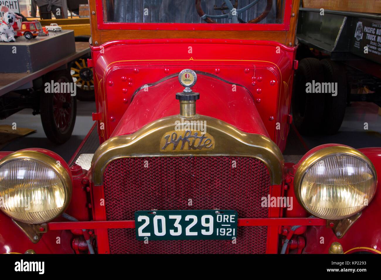 1921 Motor Truck blanco en camión, gran museo de Oregon, antigüedades, Powerland Steam-Up Brooks, Oregon. Foto de stock