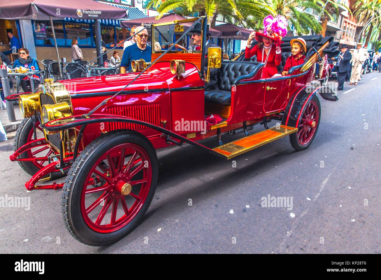 Exhibición de coches antiguos en la ciudad de Santa Cruz de Tenerife Foto de stock