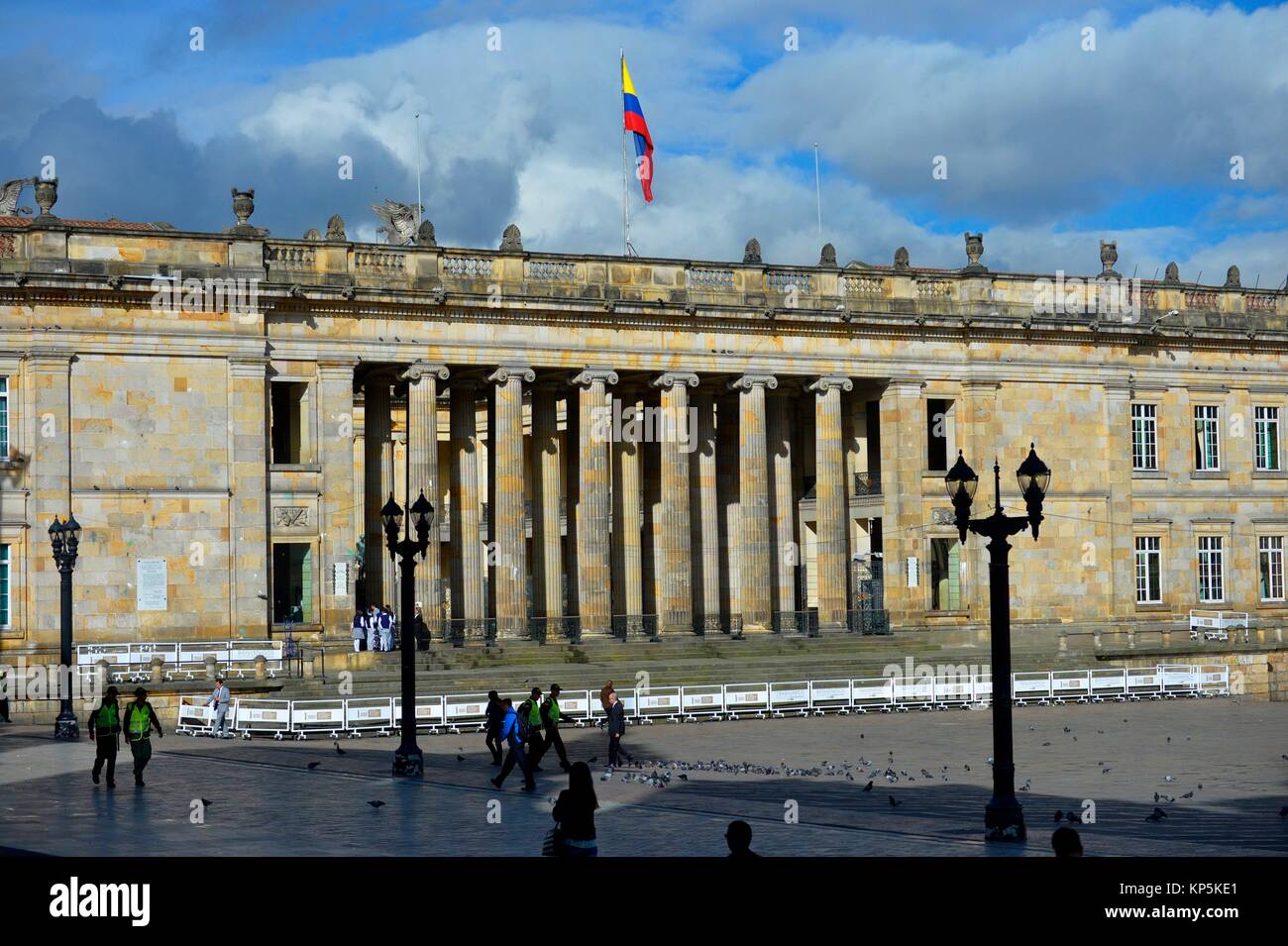El Capitolio Nacional y el Congreso colombiano situado en la Plaza de Bolívar, Bogotá, Colombia, Sur América. Foto de stock