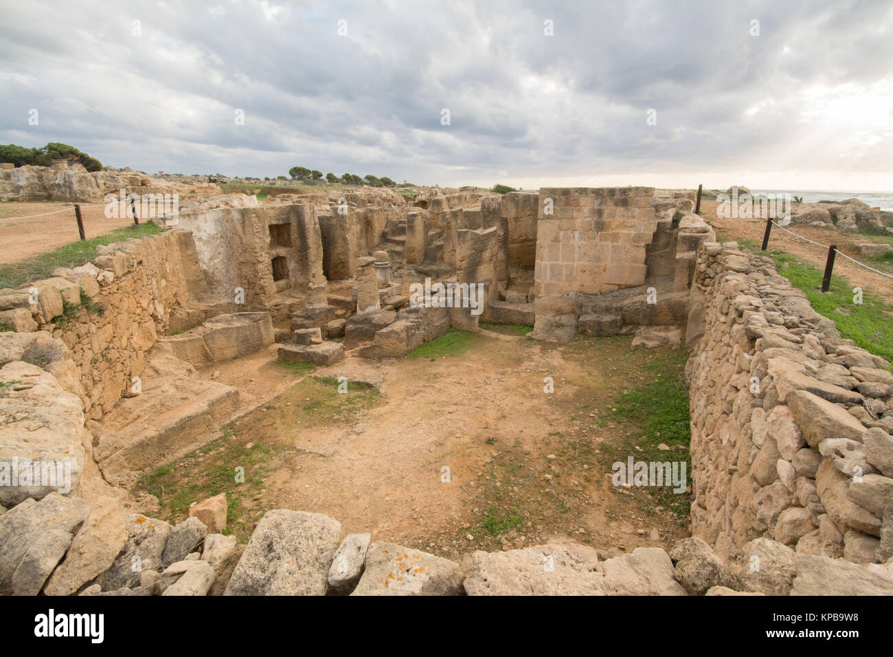 Las tumbas de los Reyes, parte del sitio arqueológico en Paphos, Chipre Foto de stock