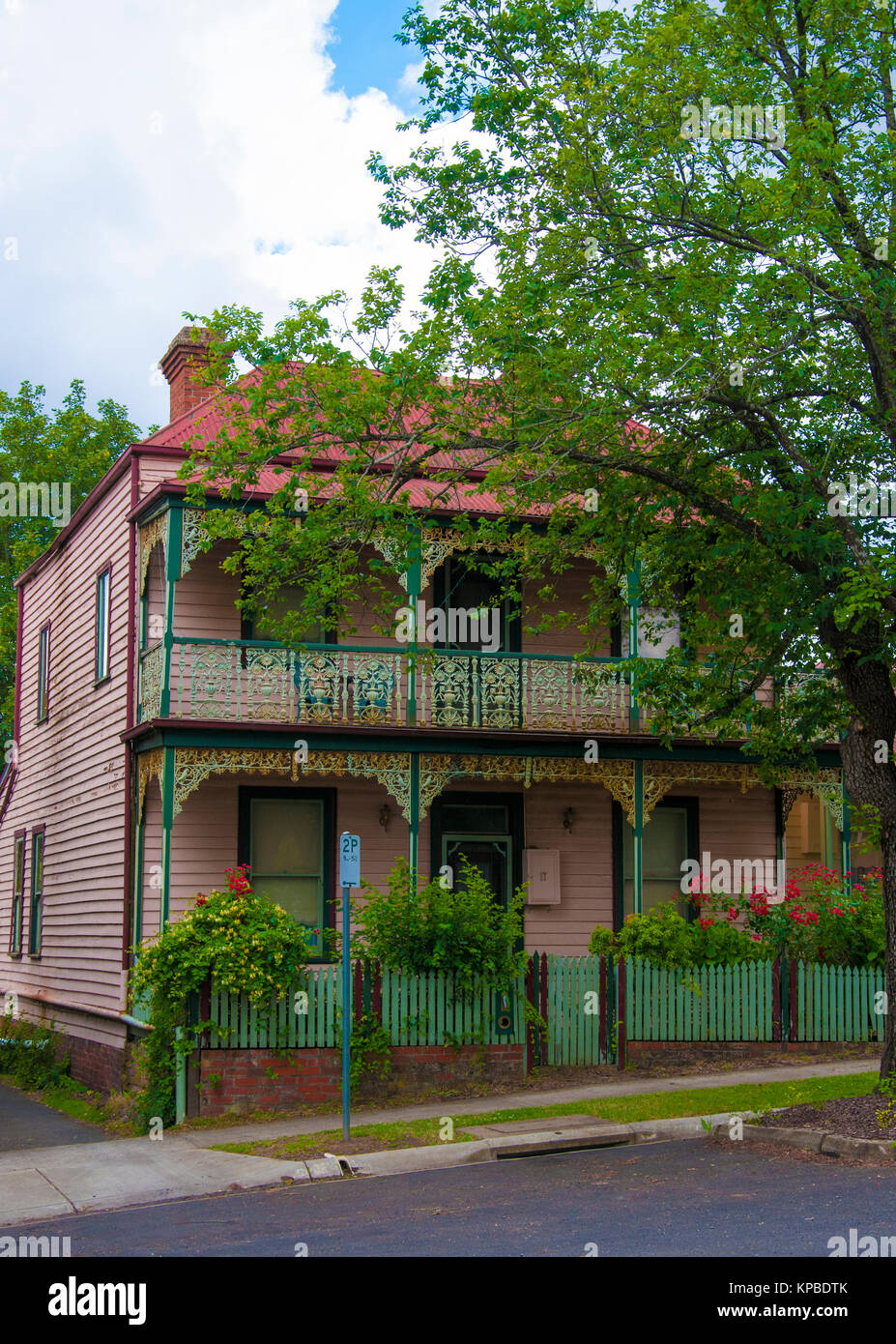 Casa de estilo victoriano en Daylesford, un edificio del siglo XIX, de la época de la fiebre del oro en la ciudad de Victoria, Australia Foto de stock