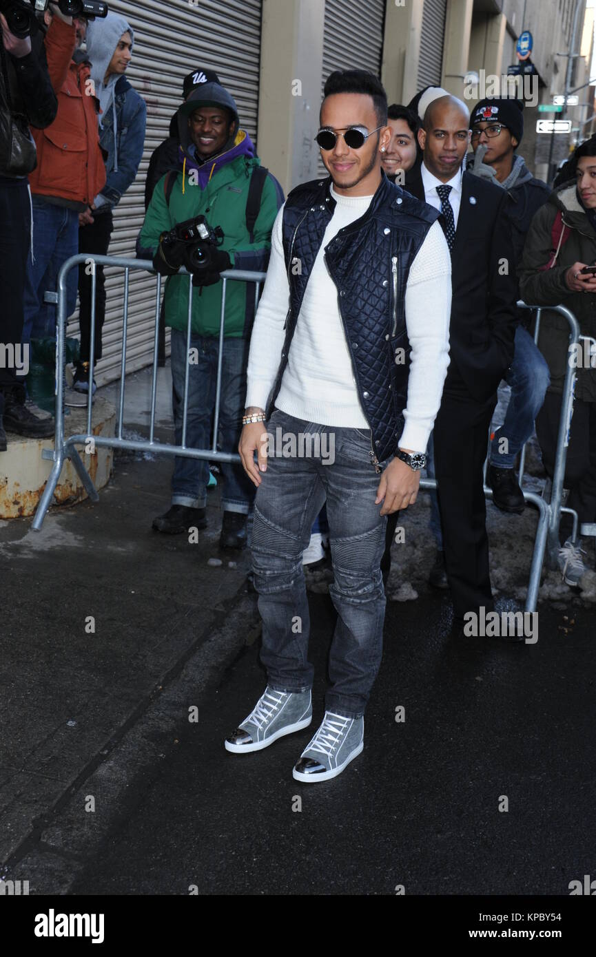 NEW YORK, NY - 11 de febrero: Lewis Hamilton a Kanye West x celebrando la de Lanzamiento Adidas Yeezy 750 Boost Sneakers el 11 de febrero de 2015 en
