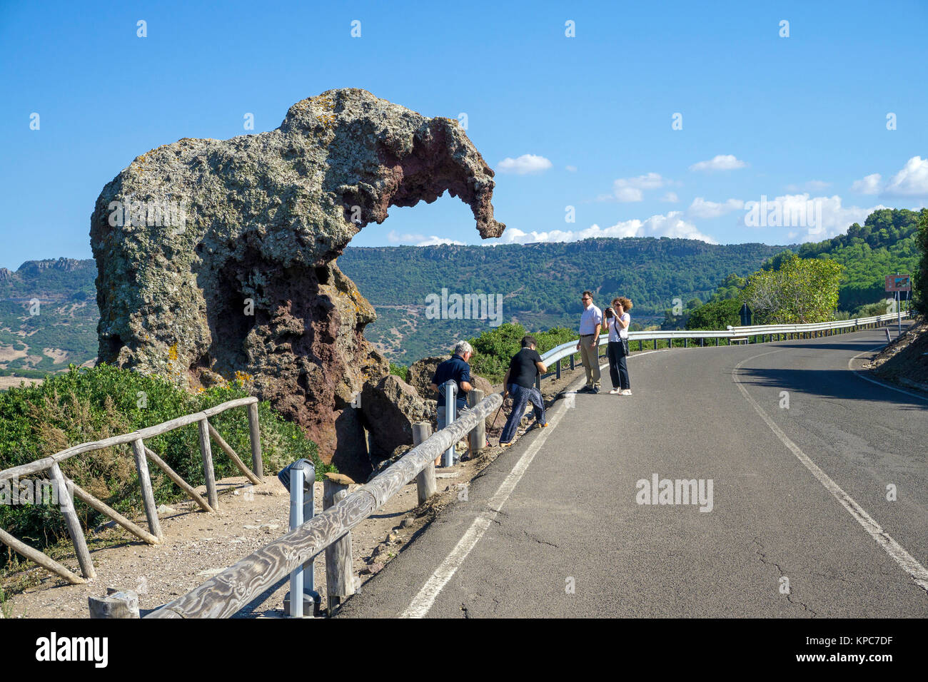 Elephant Rock, atracción turística en Castelsardo, Cerdeña, Italia, el mar Mediterráneo, Europa Foto de stock