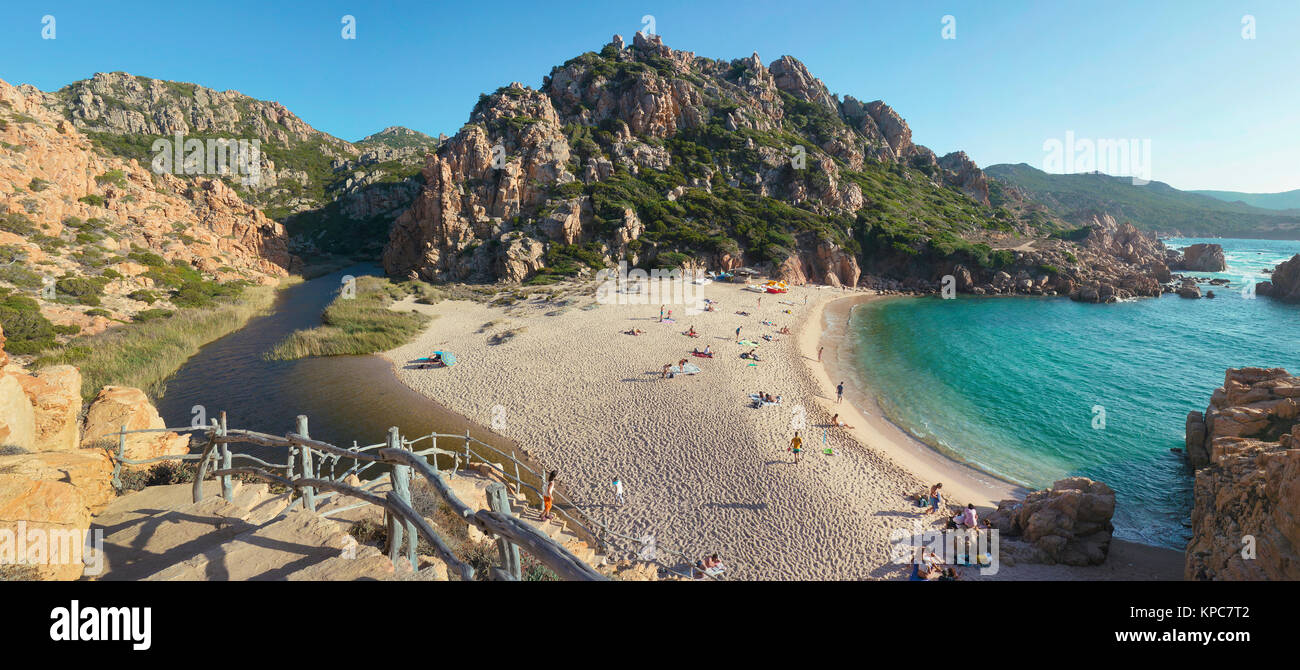 La playa de Li Cossi en Costa Paradiso, una de las más bella playa en Cerdeña, Italia, el mar Mediterráneo, Europa Foto de stock