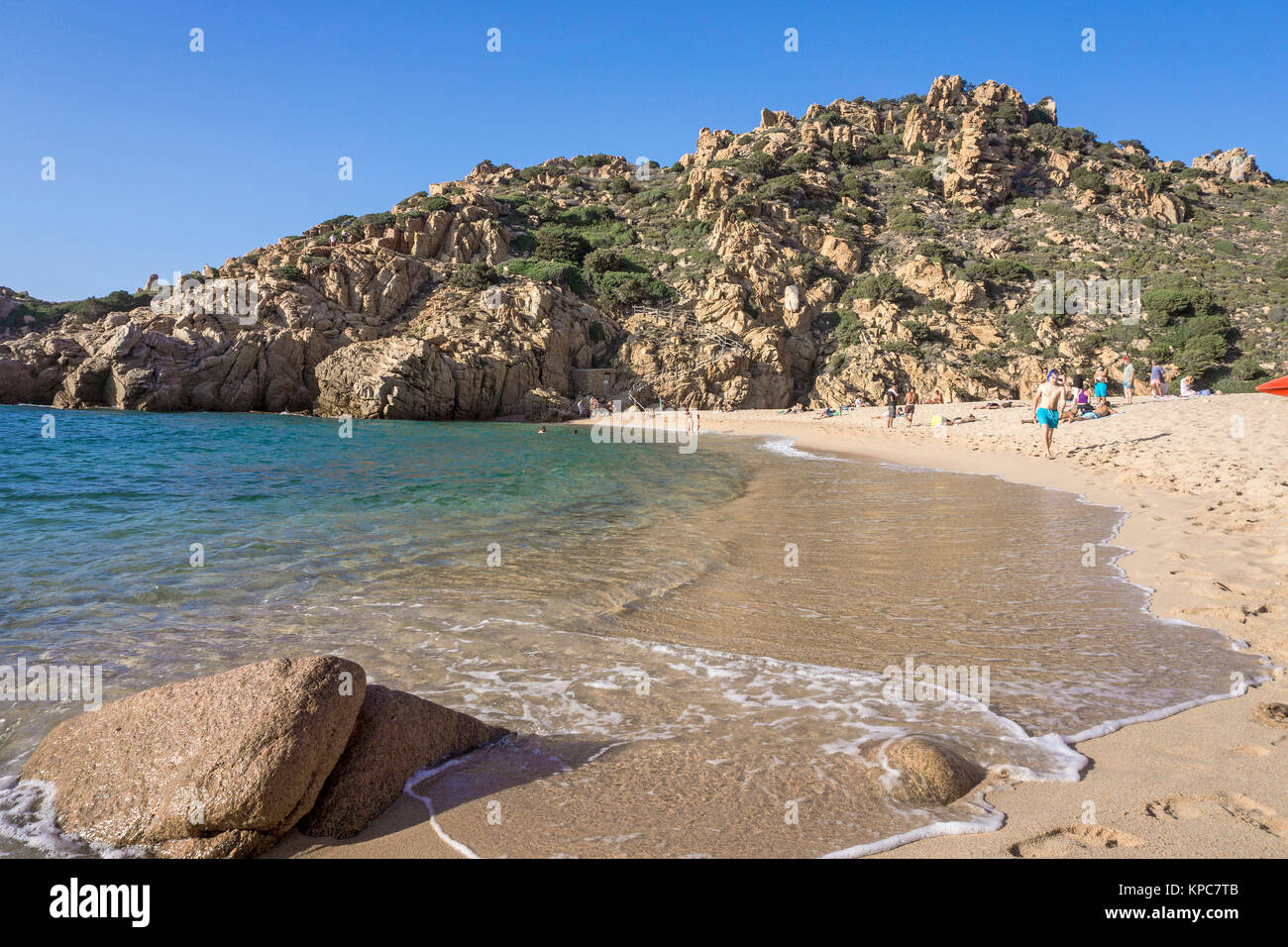 La playa de Li Cossi en Costa Paradiso, una de las más bella playa en Cerdeña, Italia, el mar Mediterráneo, Europa Foto de stock