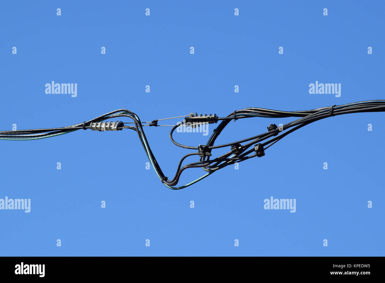 Torsada para tensar el cable eléctrico Fotografía de stock - Alamy