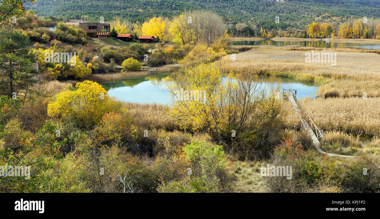 La Laguna de Uña, cerca de la aldea de Uña, Cuenca, Castilla la Mancha,  España. La laguna forma parte del Parque Natural Serranía de Cuenca  Fotografía de stock - Alamy