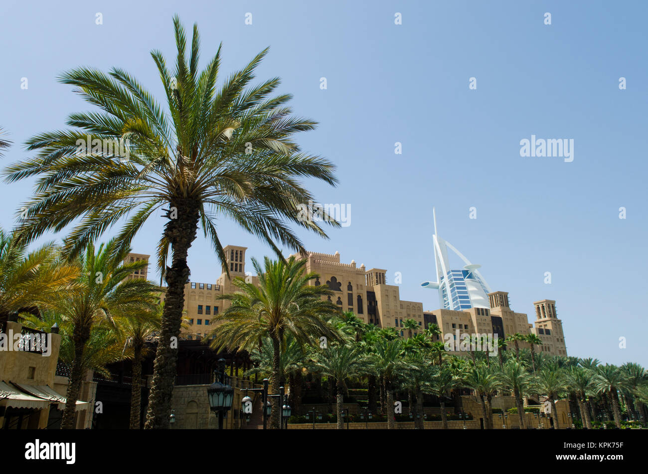El Burj Al Arab, el hotel con el casco antiguo Palace Hotel Dubai Foto de stock