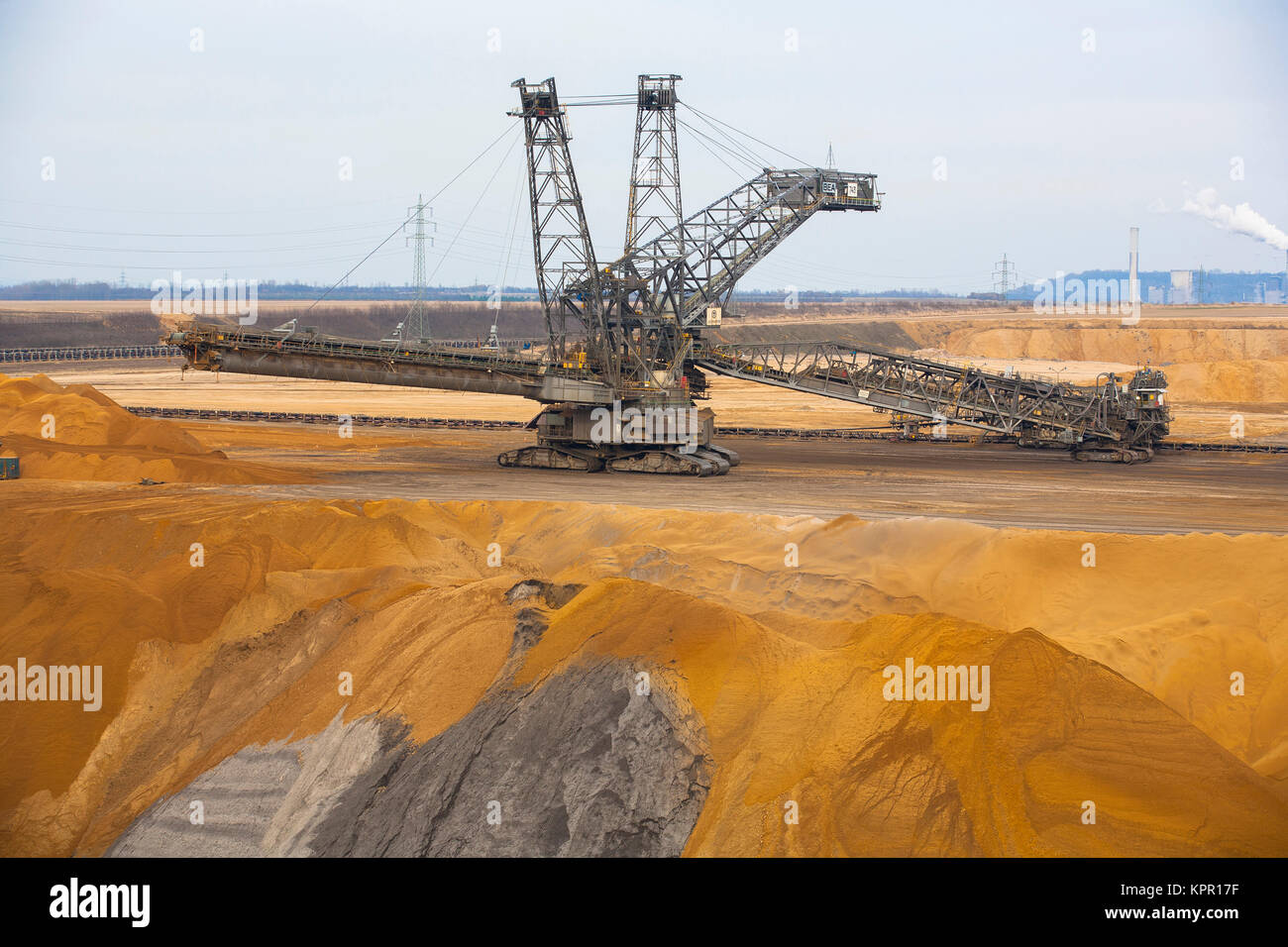 En Europa, Alemania, de lignito a cielo abierto minería Juechen Grazweiler cerca. Europa, Deutschland, bei Juechen Braunkohletagebau Garzweiler. Foto de stock