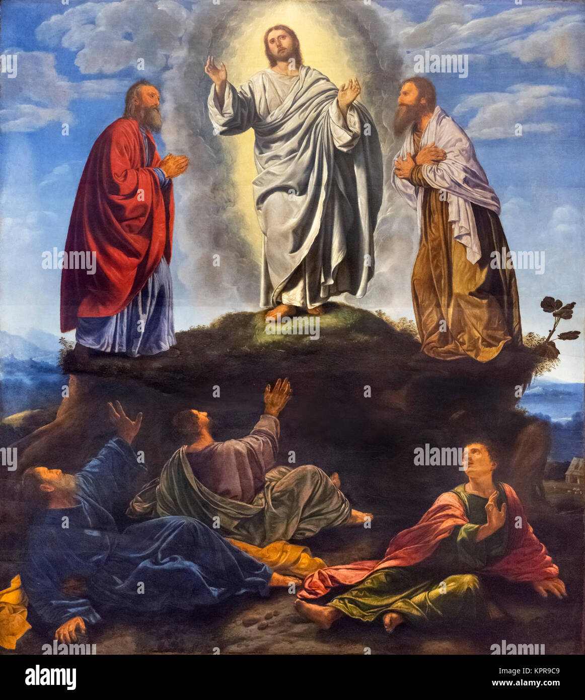 La Transfiguración de Giovanni Girolamo Savoldo (c.1480 - c.1548), aceite  sobre panel, c.1530-35. La pintura muestra la transfiguración de Jesucristo  con los profetas Moisés y Elías a su lado y los apóstoles