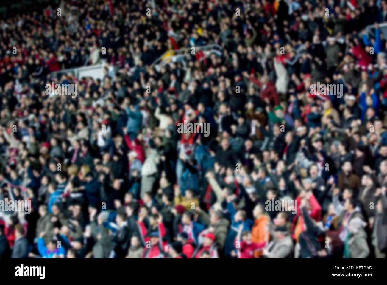 Fondo Difuminado De Multitud De Personas En Una Cancha De Futbol Fotografia De Stock Alamy