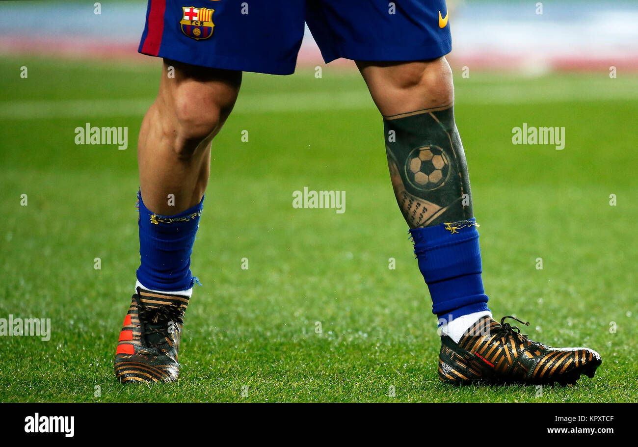 Barcelona, España. 17 Dec, 2017. las nuevas botas de Leo Messi durante el  partido entre el FC Barcelona v Real Club Deportivo de La Coruña,  correspondiente a la Liga match, el 17