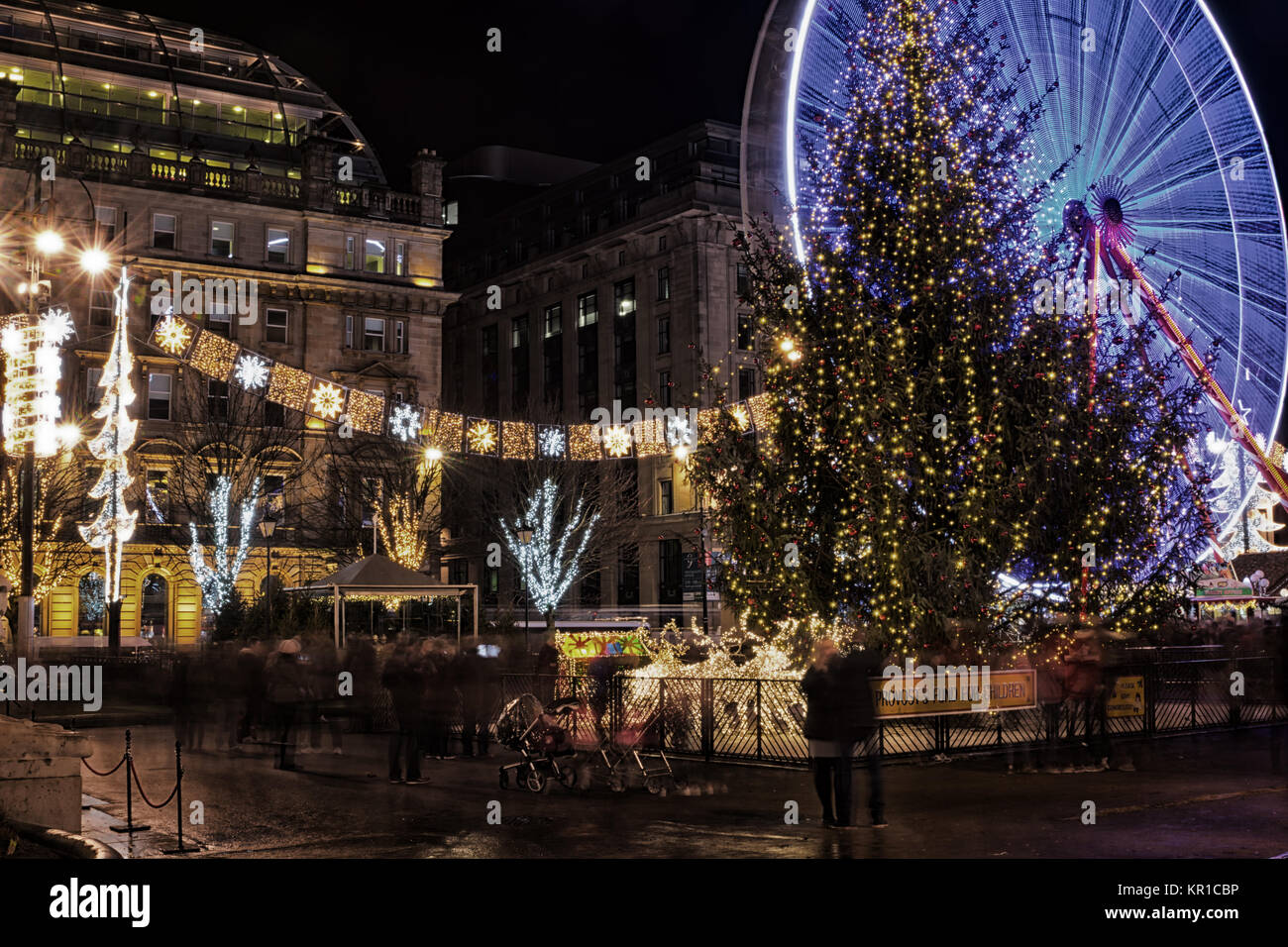Las luces de Navidad, Árbol de Navidad y atracciones de feria en