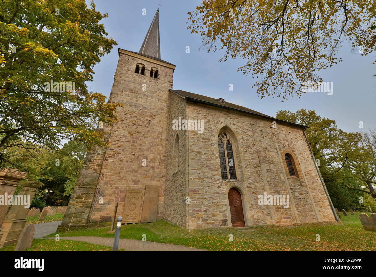 Iglesia de pueblo Stiepel, Brockhauser street, Stiepel, Bochum, Renania del Norte-Westfalia, Alemania, Dorfkirche Stiepel, Brockhauser Strasse, Nordrhein-Westf Foto de stock