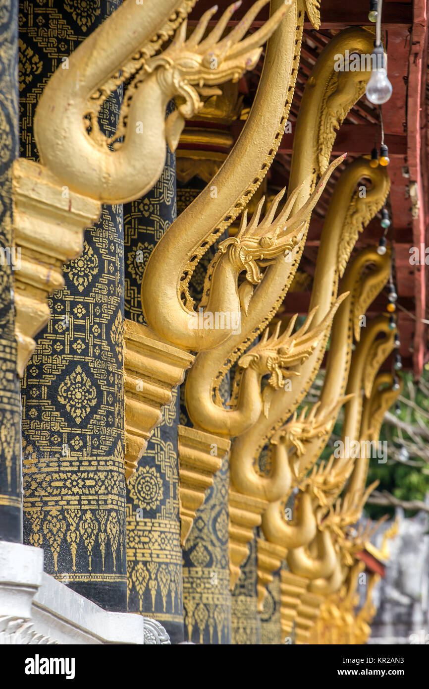 Decoración del templo de Wat Mahathat - un templo budista en Luang Prabang, Laos Foto de stock