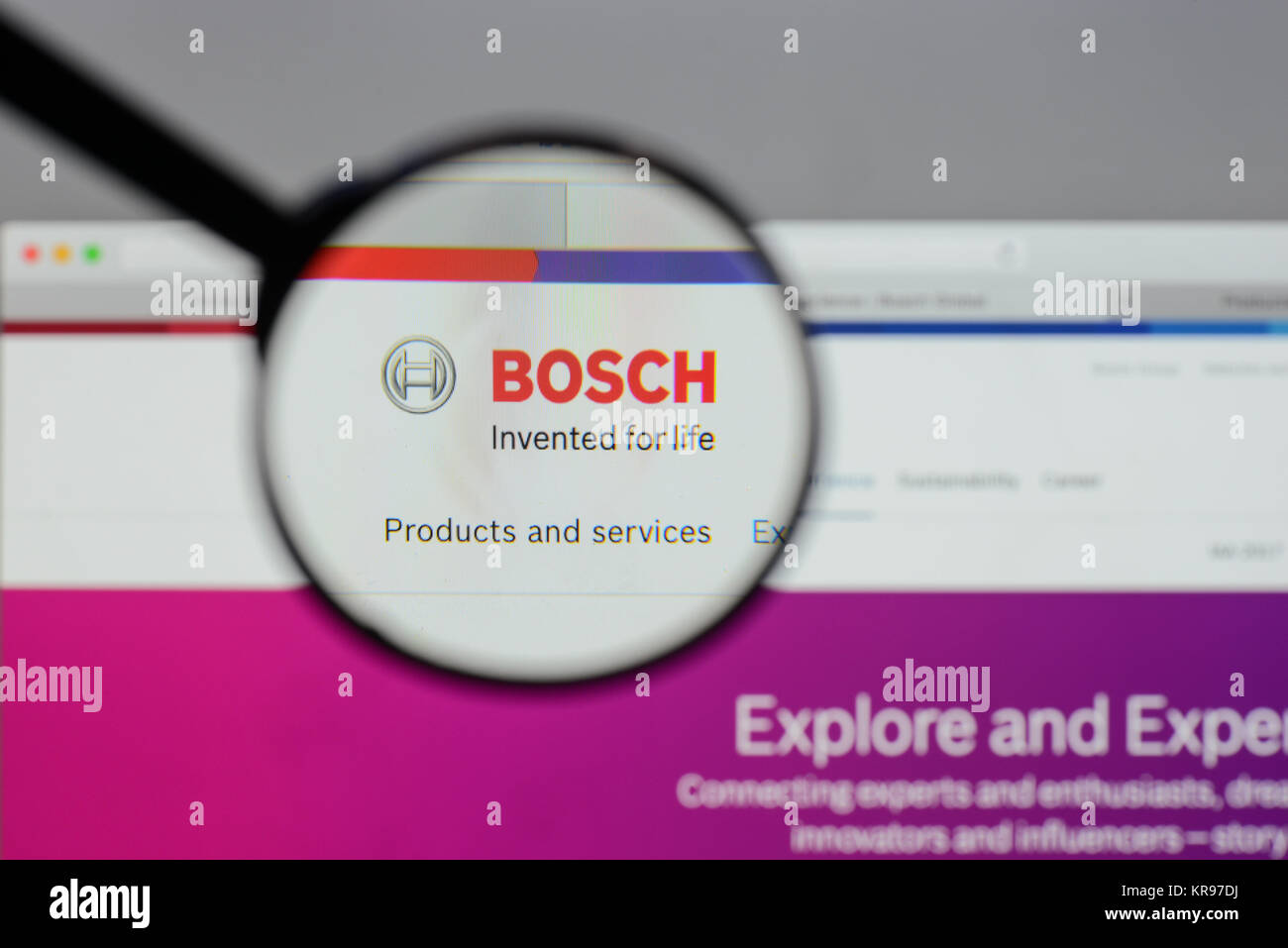 Milán, Italia - Agosto 10, 2017: el logotipo de Bosch en la página principal. Foto de stock