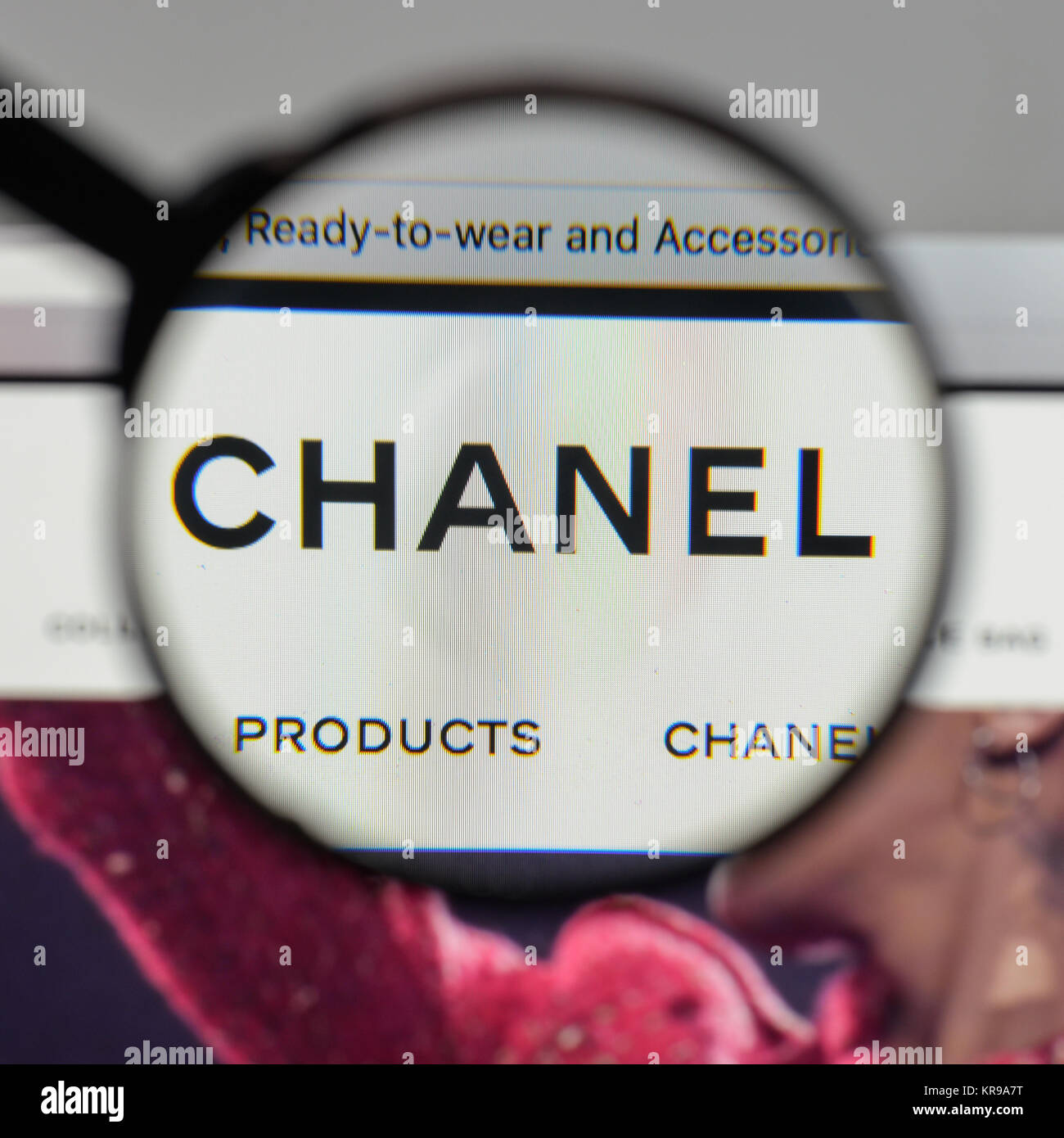 Chanel logo fotografías e imágenes de alta resolución - Alamy