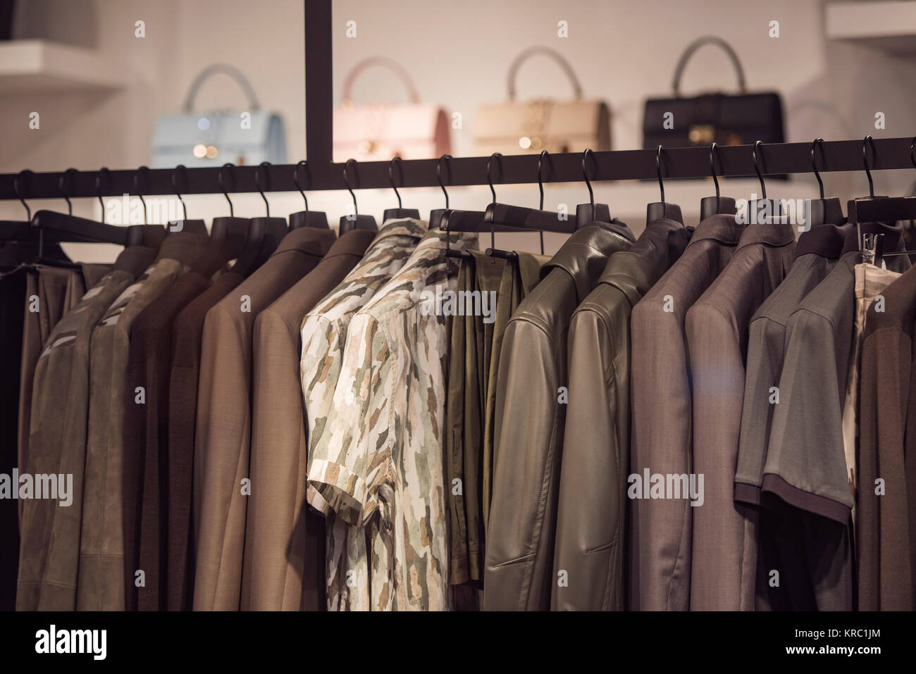 Trajes | Paris.cl