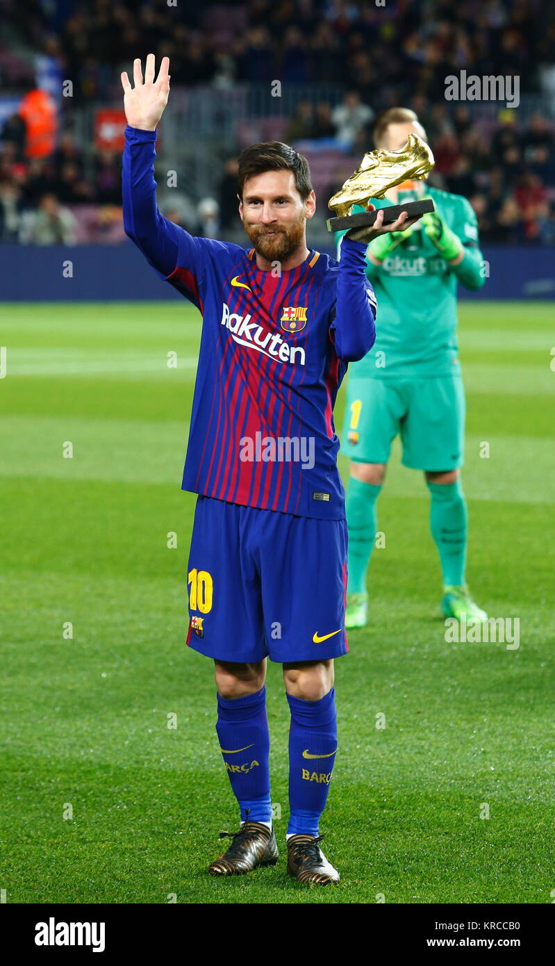 Leo Messi con bota de oro,el 17 de diciembre de 2017, el Camp Nou,  Barcelona, España; la Liga de Fútbol, Barcelona vs Deportivo Fotografía de  stock - Alamy