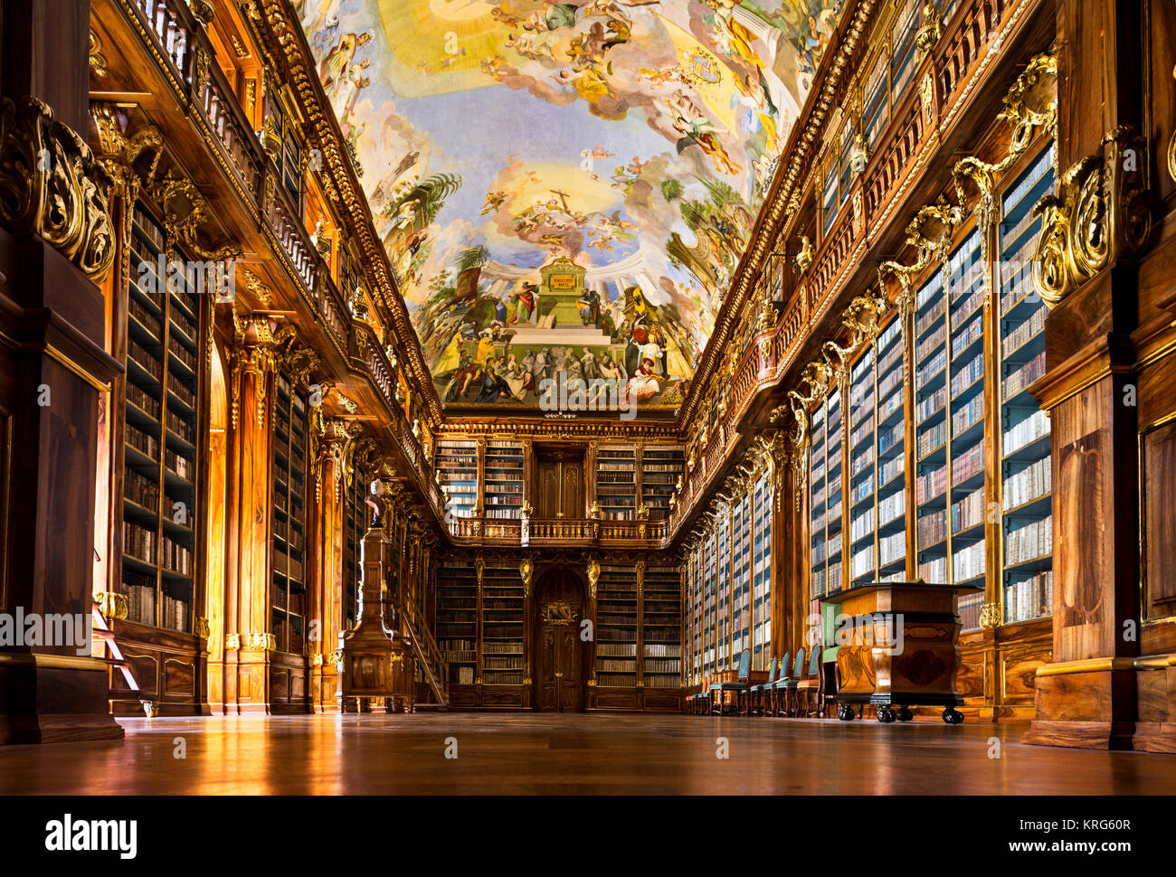 Biblioteca Histórica del Monasterio de Strahov en Praga, sala de Filosofía Foto de stock