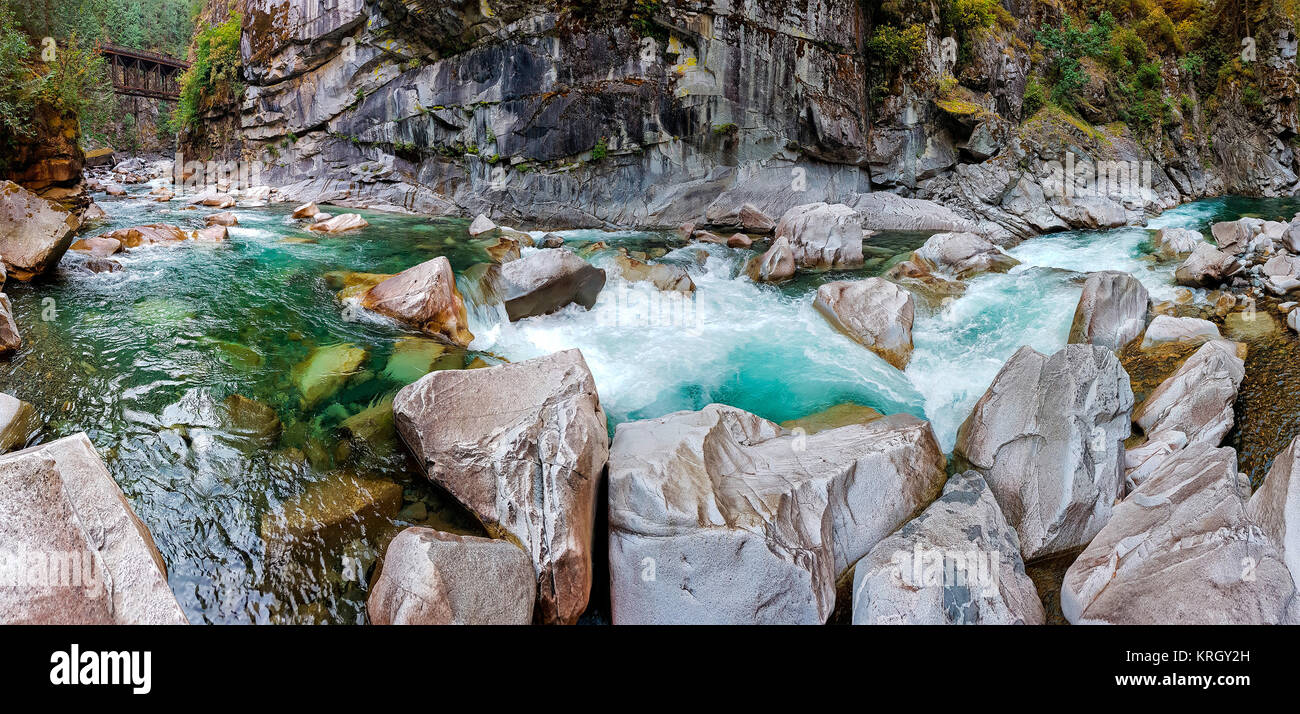 Coquihalla River en el Parque Provincial Coquihalla Canyon, cerca de esperanza, British Columbia, Canadá. Foto de stock