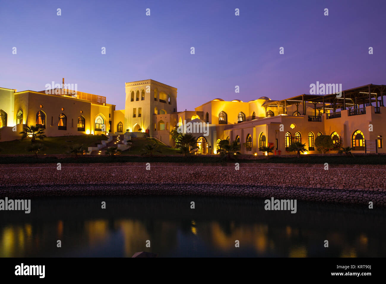 Sultanato de Omán - Enero 12, 2016 : Hotel Salalah Rotana Resort en Dhofar, Omán. Lugar maravilloso para alojarse durante sus vacaciones en Dhofar, Omán Foto de stock