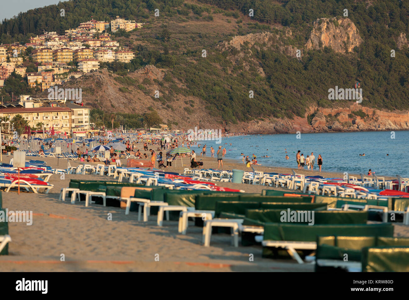 Alanya - Tarde en la playa Cleopatra. Alanya es uno de los balnearios más populares en Turquía Foto de stock