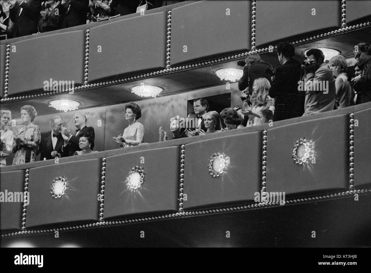 Gala Inaugural de J.F.K. Performing Arts Center (Palco Presidencial - familia Kennedy, incluyendo Rose Kennedy) Foto de stock