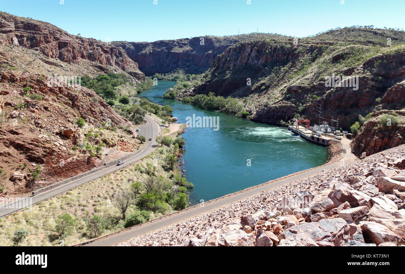 Vista del Río Vestern Ord en Australia. Tomado del muro del embalse de este río, proporcionar agua para riego en la región argiculture e Hydro electri Foto de stock